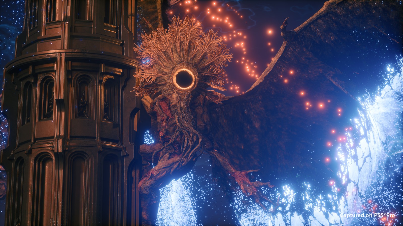 Saros boss encounter gameplay screenshot from the Overlords of Carcosa